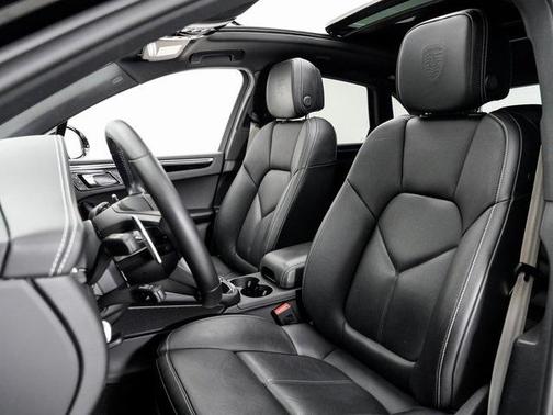 2023 Porsche Macan T