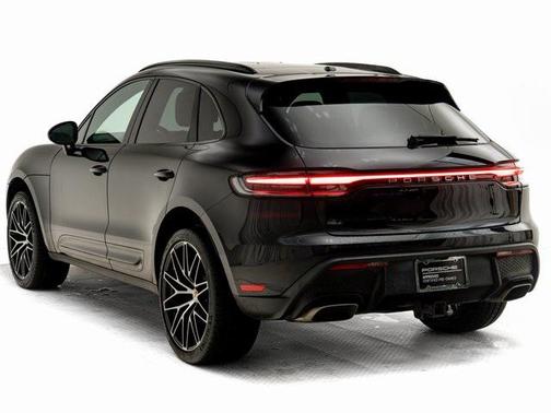 2022 Porsche Macan 