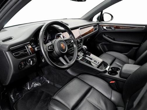 2022 Porsche Macan 