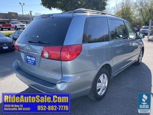2009 Toyota Sienna LE