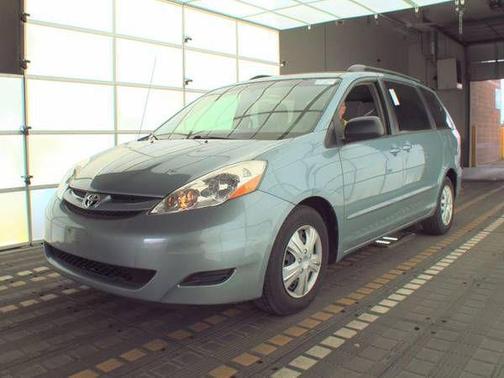 2009 Toyota Sienna LE