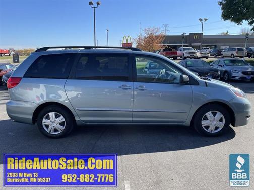 2009 Toyota Sienna LE