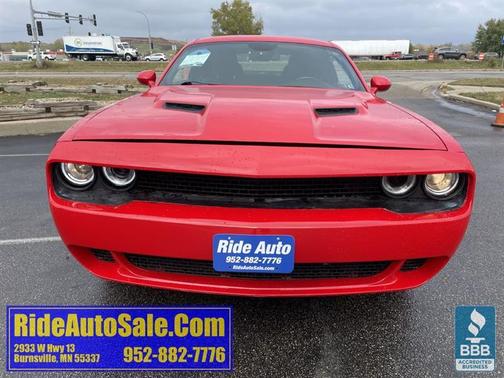 2019 Dodge Challenger SXT 305HP RUNS GREAT!