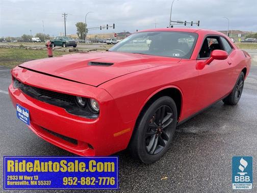 2019 Dodge Challenger SXT 305HP RUNS GREAT!