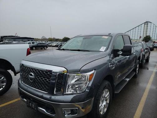 2017 Nissan Titan SV