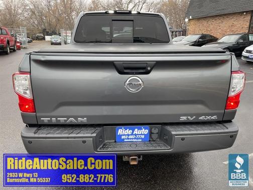 2017 Nissan Titan SV