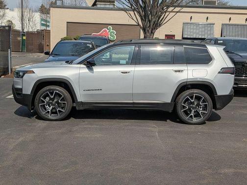 Silver Zynith Clearcoat 2026 Jeep Cherokee Overland