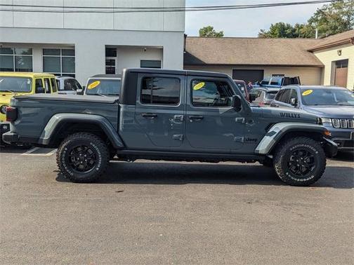 2024 Jeep Gladiator Sport