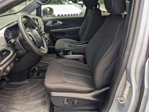 2023 Chrysler Pacifica Touring