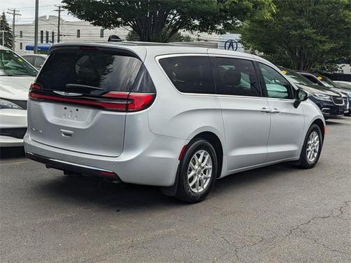 2023 Chrysler Pacifica Touring