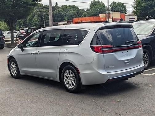 2023 Chrysler Pacifica Touring