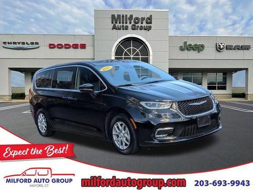 2025 Chrysler Pacifica Select