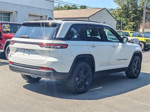 2022 Jeep Grand Cherokee Altitude