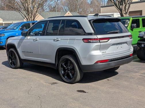 2024 Jeep Grand Cherokee Laredo