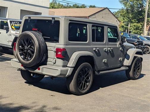 2022 Jeep Wrangler Unlimited Sahara High Altitude