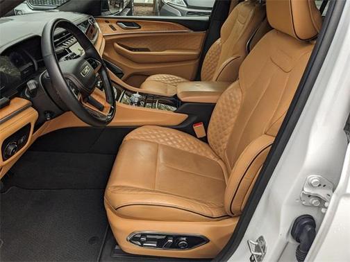 2022 Jeep Grand Cherokee Summit