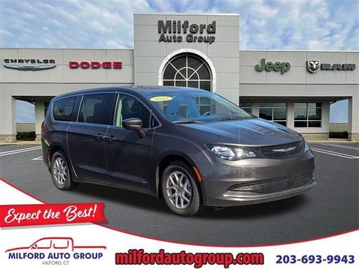 2023 Chrysler Voyager LX