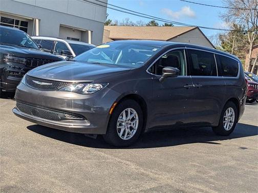 2023 Chrysler Voyager LX