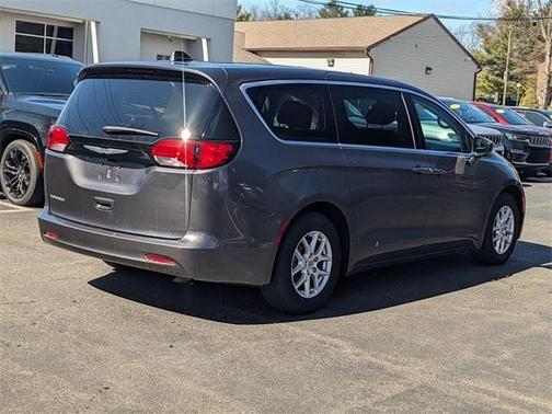 2023 Chrysler Voyager LX