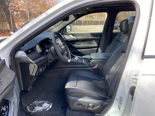 2022 Jeep Grand Cherokee 4xe Overland