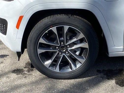 2022 Jeep Grand Cherokee 4xe Overland