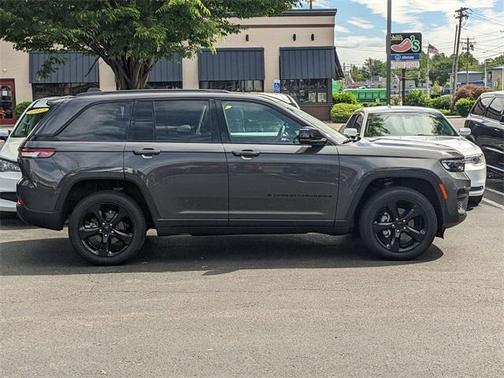 2024 Jeep Grand Cherokee Laredo