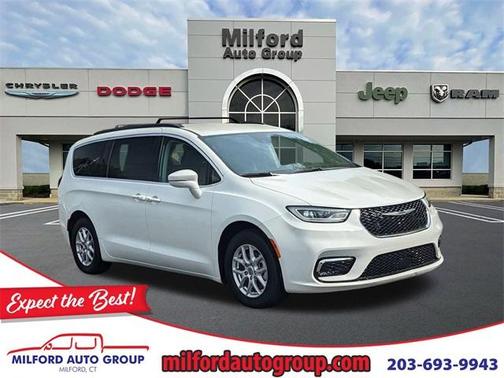 2022 Chrysler Pacifica Touring-L