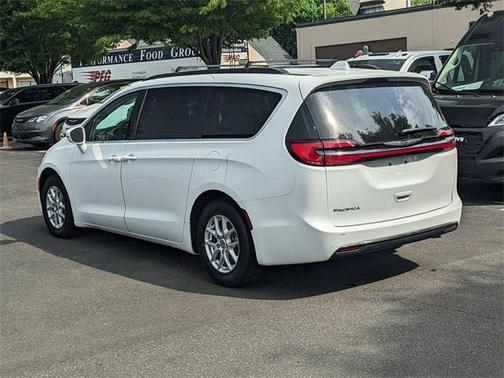 2022 Chrysler Pacifica Touring-L