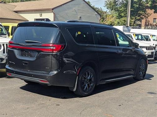 2021 Chrysler Pacifica Touring-L