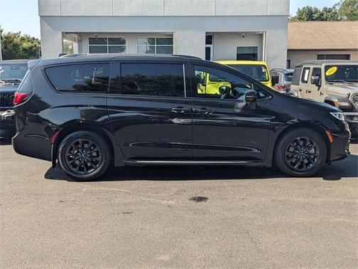 2021 Chrysler Pacifica Touring-L