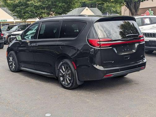 2021 Chrysler Pacifica Touring-L