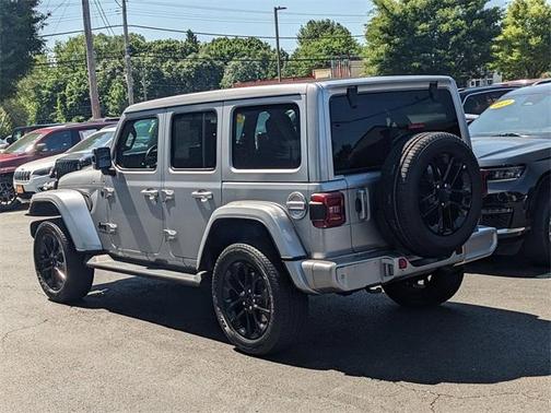 2021 Jeep Wrangler Unlimited Sahara Altitude