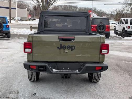 2026 Jeep Gladiator Sport