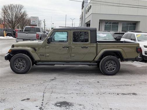 2026 Jeep Gladiator Sport