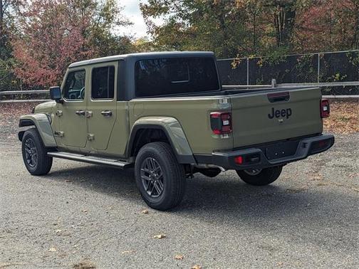 2025 Jeep Gladiator Sport