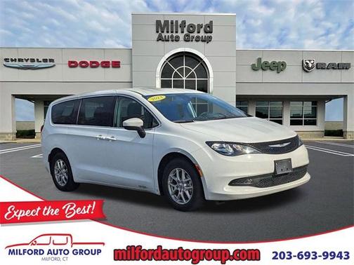 2023 Chrysler Voyager LX