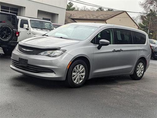 2020 Chrysler Voyager L