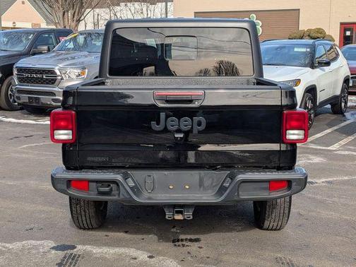 2022 Jeep Gladiator Sport