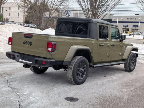 2026 Jeep Gladiator Sport