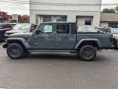 2025 Jeep Gladiator Sport