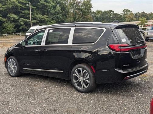 2026 Chrysler Pacifica Pinnacle