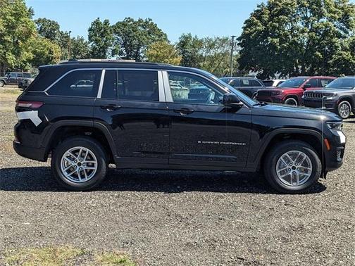 2025 Jeep Grand Cherokee Laredo X