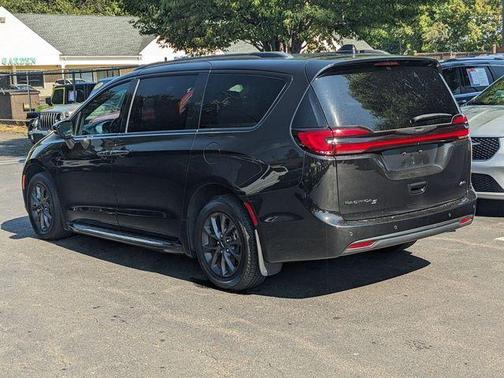 2021 Chrysler Pacifica Touring-L