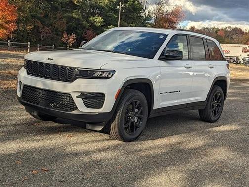 2025 Jeep Grand Cherokee Laredo