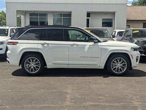 2024 Jeep Grand Cherokee Summit