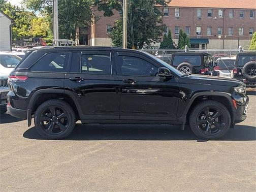2022 Jeep Grand Cherokee Altitude