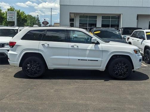2022 Jeep Grand Cherokee WK Laredo