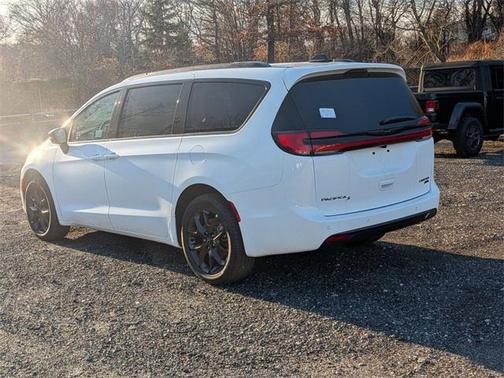 2026 Chrysler Pacifica Limited