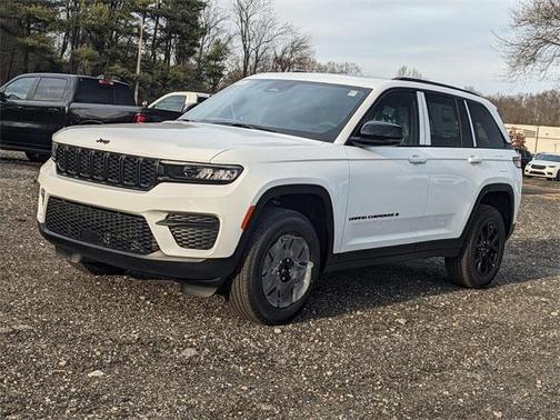 2025 Jeep Grand Cherokee Laredo