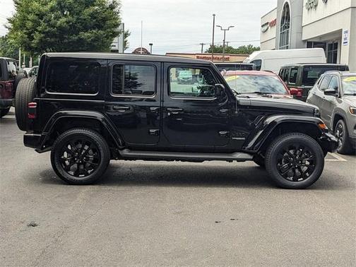 2021 Jeep Wrangler Unlimited Sahara Altitude